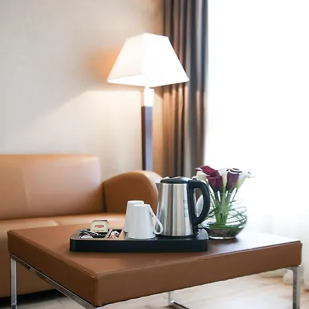 Montaigne & 4* Cannes